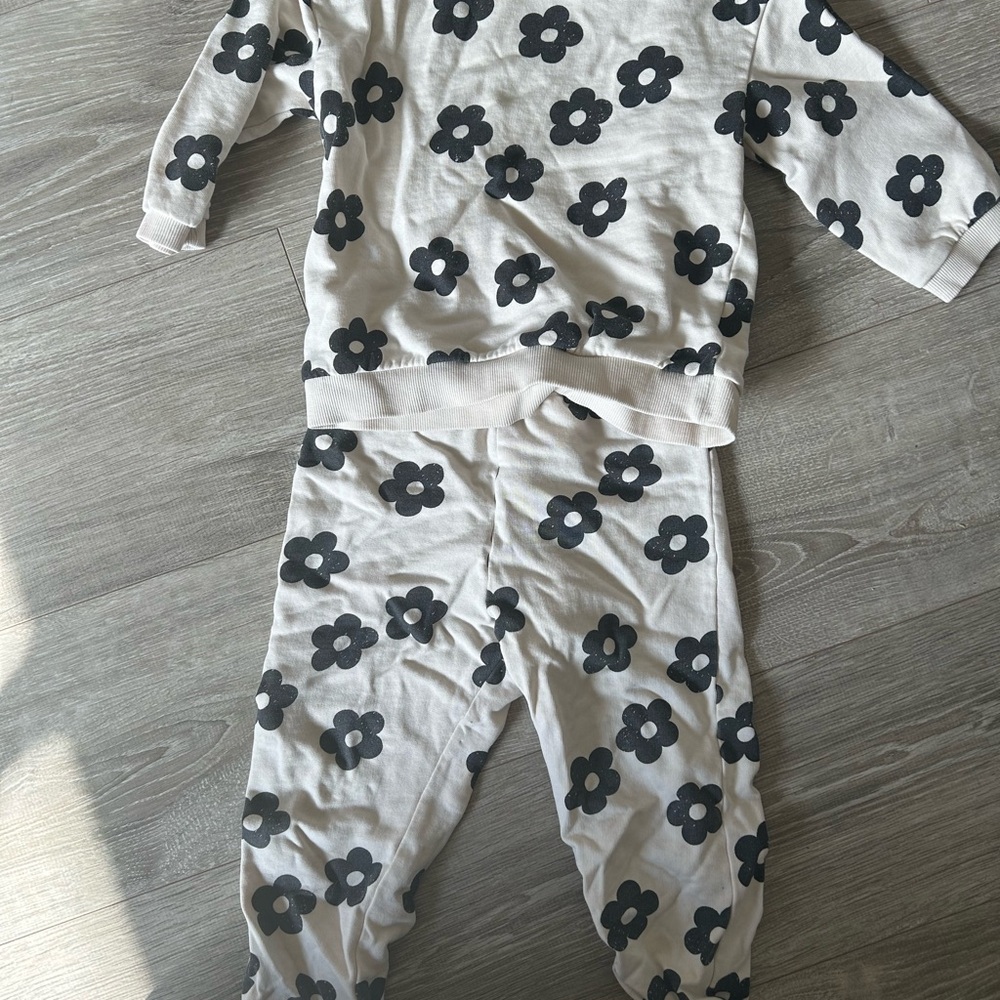 H & m toddler outfit set